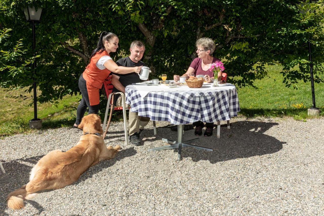 Hotel Gravas Lodge - Das Hotel Fuer Gaeste Mit Hund Vella ภายนอก รูปภาพ